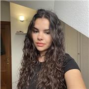 Soy una chica muy extrovertida, con mucha paciencia y con buen manejo en cuidado de niños.